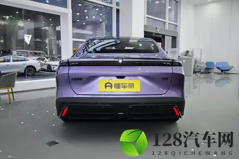 长续航+激光雷达+磁流变悬架,深蓝L06把预售价拉到1399万起-2
