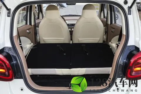 五菱宏光 MINIEV 2025 四门版测评：从日常用到选车的实用指南-3