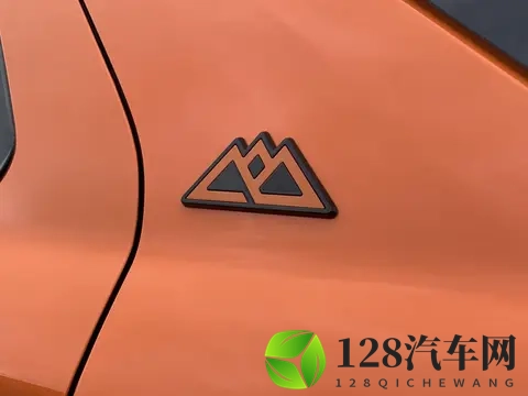 全新福特探险者昆仑穿越版上市，出厂即改装，圆城市佬的越野梦-2