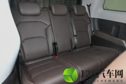 7万多拿下真7座！星光730满足全家出行，第三排不挤不晕-3