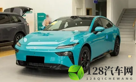 更时尚更激进,东风奕派eπ007+该有的全都有,预售1499万起-1