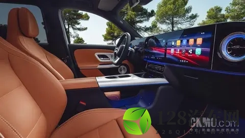 新款奔驰GLB首批官图放出:三屏布局 将于12月8日亮相-2