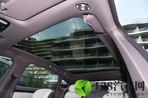 15万级新能源家轿，凭啥这么火？看完配置你就明白了-2