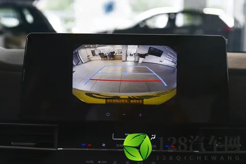 2026 款丰田赛那各车型配置对比及购车参考-2