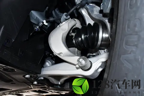 买家庭用车别着急，先看看这款，空间大，配置实用，价格实惠-1