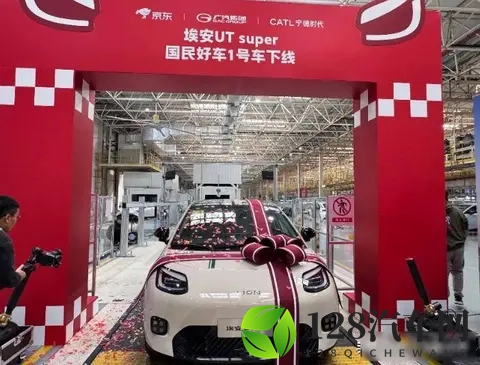 刘强东也卖车了，最低499万，续航500公里，雷军比亚迪有压力？-2