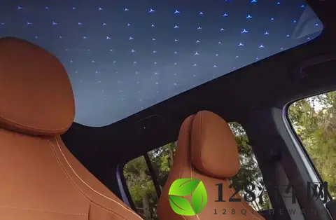 CLA同款内饰，12月8日首发，全新GLB内饰官图发布-1