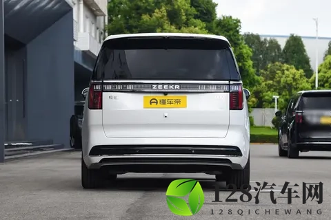 七座MPV的新可能!极氪009七座过道版:豪华不只是表面文章-2