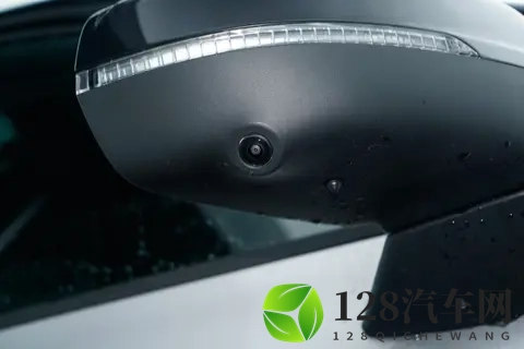 优惠18万，标配6气囊+Lynk Flyme车机，试驾领克03-3