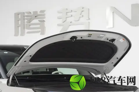 腾势 N8L DM 体验：车长5200mm，配齐冰箱沙发大彩电，大六座SUV值吗-2