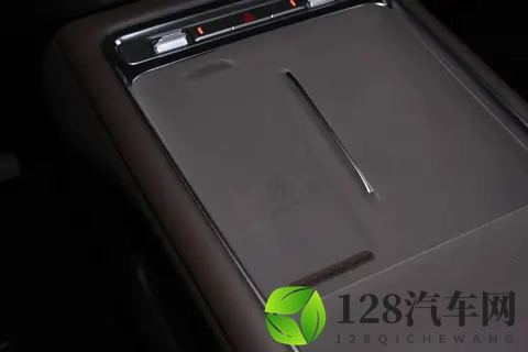 家用选车，追求性价比？这款10万级插混MPV值得一看！-2