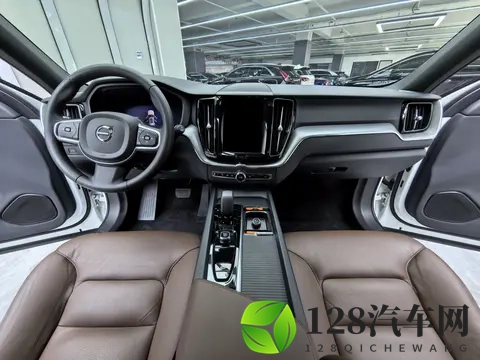 16万拿下准新沃尔沃XC60，体验北欧豪华的安心感-1