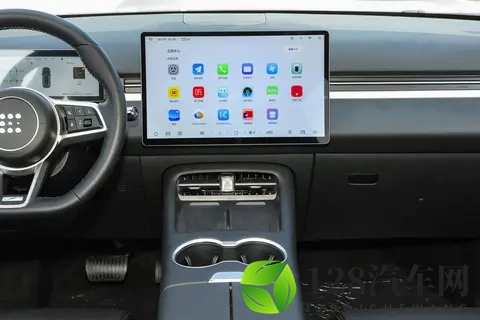 蓝电 E5 PLUS ，12万级插混SUV，带四驱、后排大屏，预售限时优惠2万-1