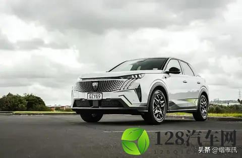 小改款标致3008GT版亮相!外观时尚,配置升级,新增16T插混动力-1