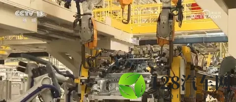 从“卷价格”走向“优价值” 新能源车市场迎来年底消费高峰-2