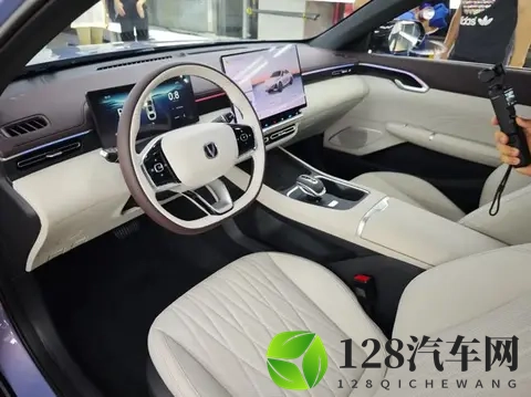 8万预算买燃油轿车，能看的就这三款-2