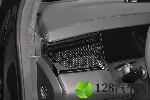 宜商宜家新选择！极氪 009 六座行政版实力与福利兼备-1