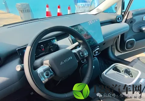 刘强东入局换电:京东5万开卖“网约车神车”,88秒补能500km-2