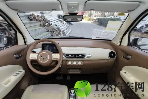 五菱宏光MINIEV四门版301km款上市，558万值吗？-1