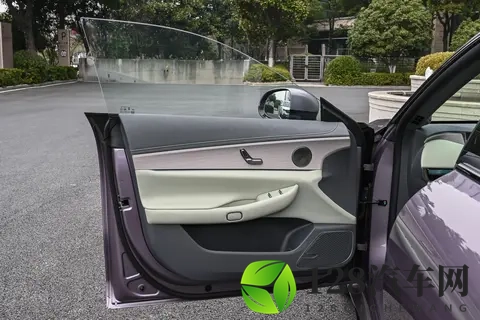 标配800V快充，续航最高710km，15万级星纪元ES选购指南-3