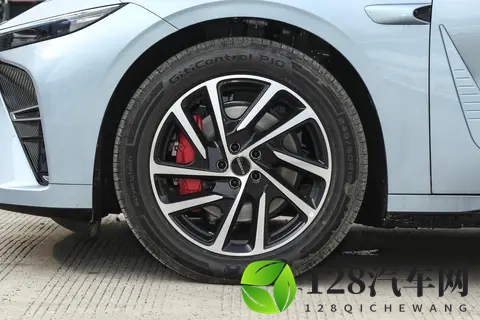 星纪元 ES 2025 款增程版 Plus 体验:15 万级中大型车的均衡之选-3