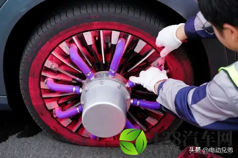 小鹏X9超级增程这次做的极端场景稳行挑战意义不小-1