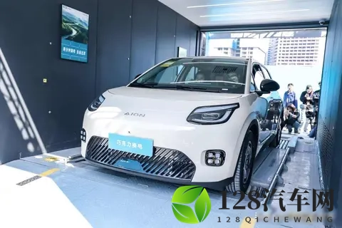 刘强东也卖车了，最低499万，续航500公里，雷军比亚迪有压力？-1