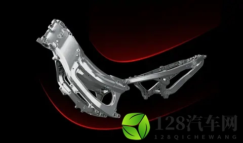 钱江900三缸ADV和600双缸踏板车正式曝光！-2