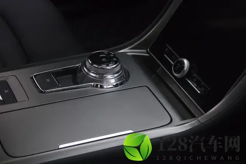 自动驻车和电子手刹有什么区别？老司机：这都不懂别开车了-2