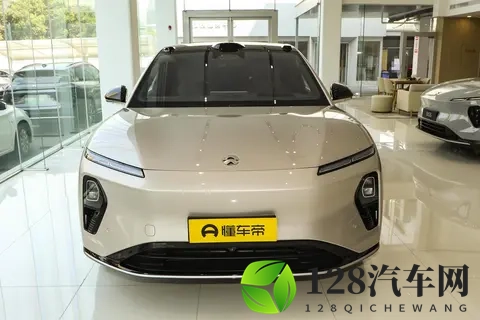 蔚来ET9：豪华与科技的碰撞，适合年轻人、商务人士和科技爱好者-1