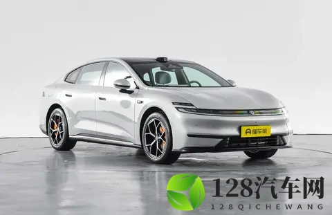 长安启源A06深度试驾：全方位考量，满足全家出行需求-1