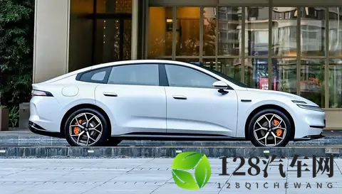 东风日产天籁·鸿蒙座舱正式上市，诚意价1299万元起！-1