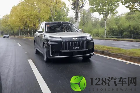 冰箱彩电全配齐 奇瑞风云T11是全家出行的答案吗-1