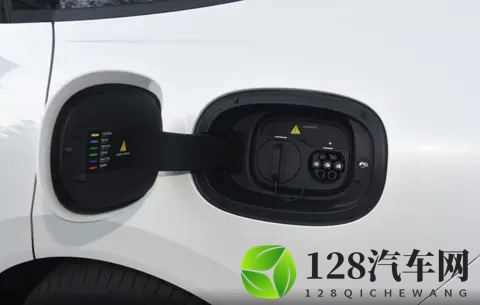 中大型车就1099万起售，还有两种动力，长安启源A06家用正合适-1