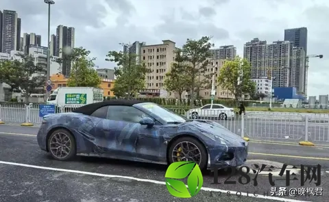 腾势新敞篷车谍照流出，概念车尾翼消失之谜，软顶真能撑住高速风-1
