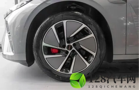 20 万 级纯电轿车选 购攻略：星途星纪元ES如何做到入门即满 配-1