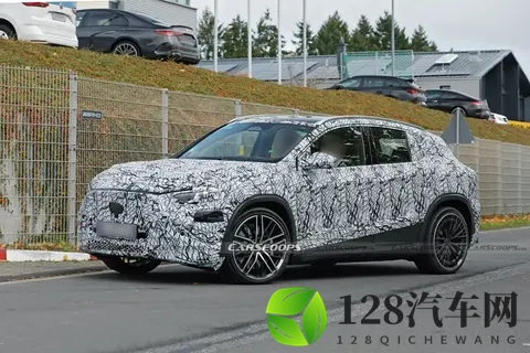 AMG纯电“小钢炮”GLA EQ谍照曝光：消息称500马力，还有漂移模式-2