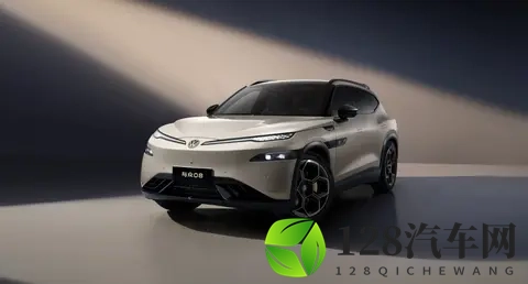 超 50 亿投资见效！小鹏技术加持的与众 08，真是 G9 换壳？-1