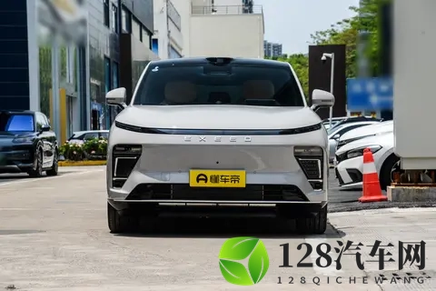 年底打算换车的朋友，这款C级车降价又有好礼，配置拉满还省心-2