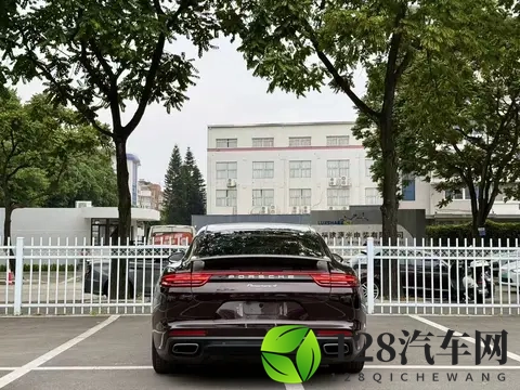 60多万拿下行政级座驾，二手保时捷Panamera29T值不值？-1