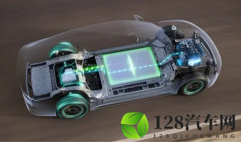 试驾东风奕派eπ007+15万级轿跑居然下放了高端配置？-1