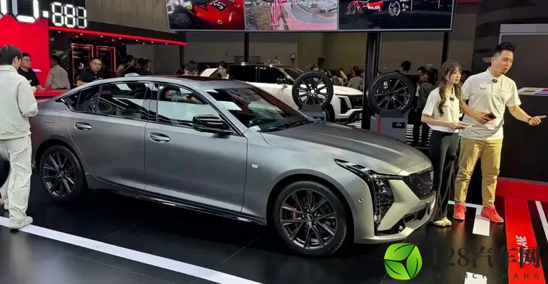 CT5飓风哑光灰，在广州车展吸睛！性能与颜值双杀！-1