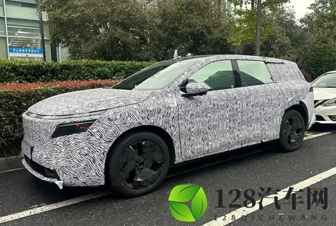 日产N8谍照曝光！内配备大尺寸双联屏，还是纯电SUV？-1