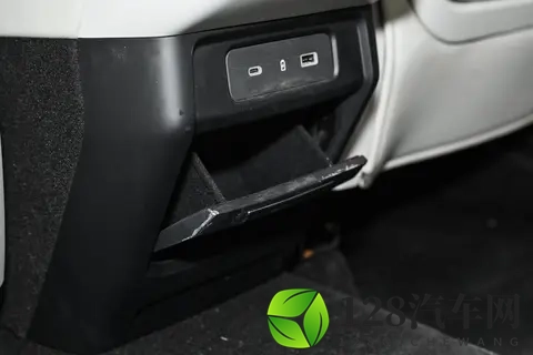 拆解2026款领克09:当价格、空间、动力、智能与配置形成合力!-3