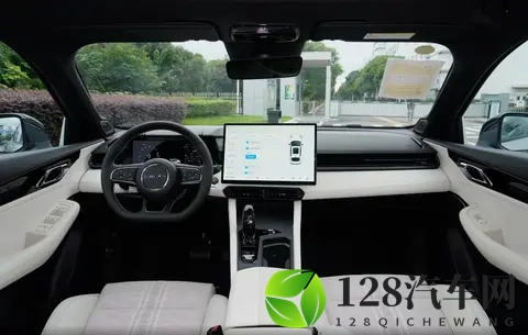 10万买20T+8AT，65秒破百，操控不输宝马，这车能火？-2