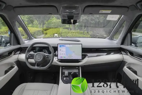 家用MPV推荐极氪009：全家都夸的空间大平层，还有红绿灯计时-1