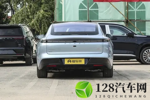 15 万级中大型车新选择 2025 款星纪元 ES 增程版 Plus 实用体验-3