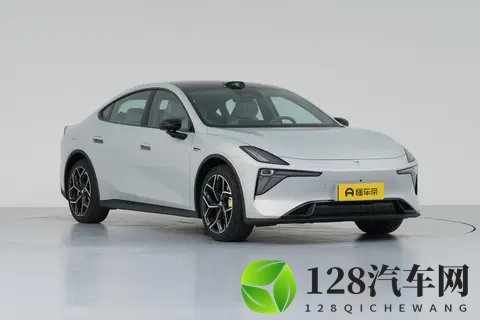 10 毫秒磁流变悬架 + 零重力座椅，深蓝 L06 太懂年轻人-2