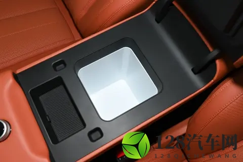 带娃出行、长途自驾、通勤省钱…这款SUV很懂家庭用户-3