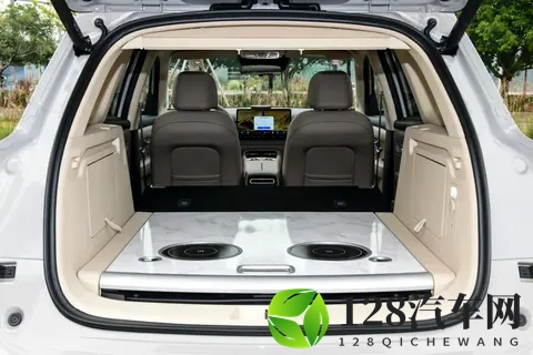 1398万起预售！第三代蓝电E5 PLUS，230km续航+四驱+露营，香？-2